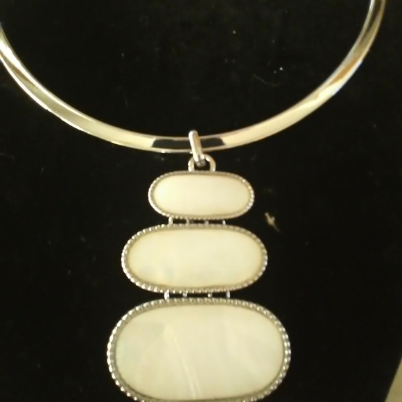 NWOT BEAUTIFUL NECKLACE - Picture 5 of 5